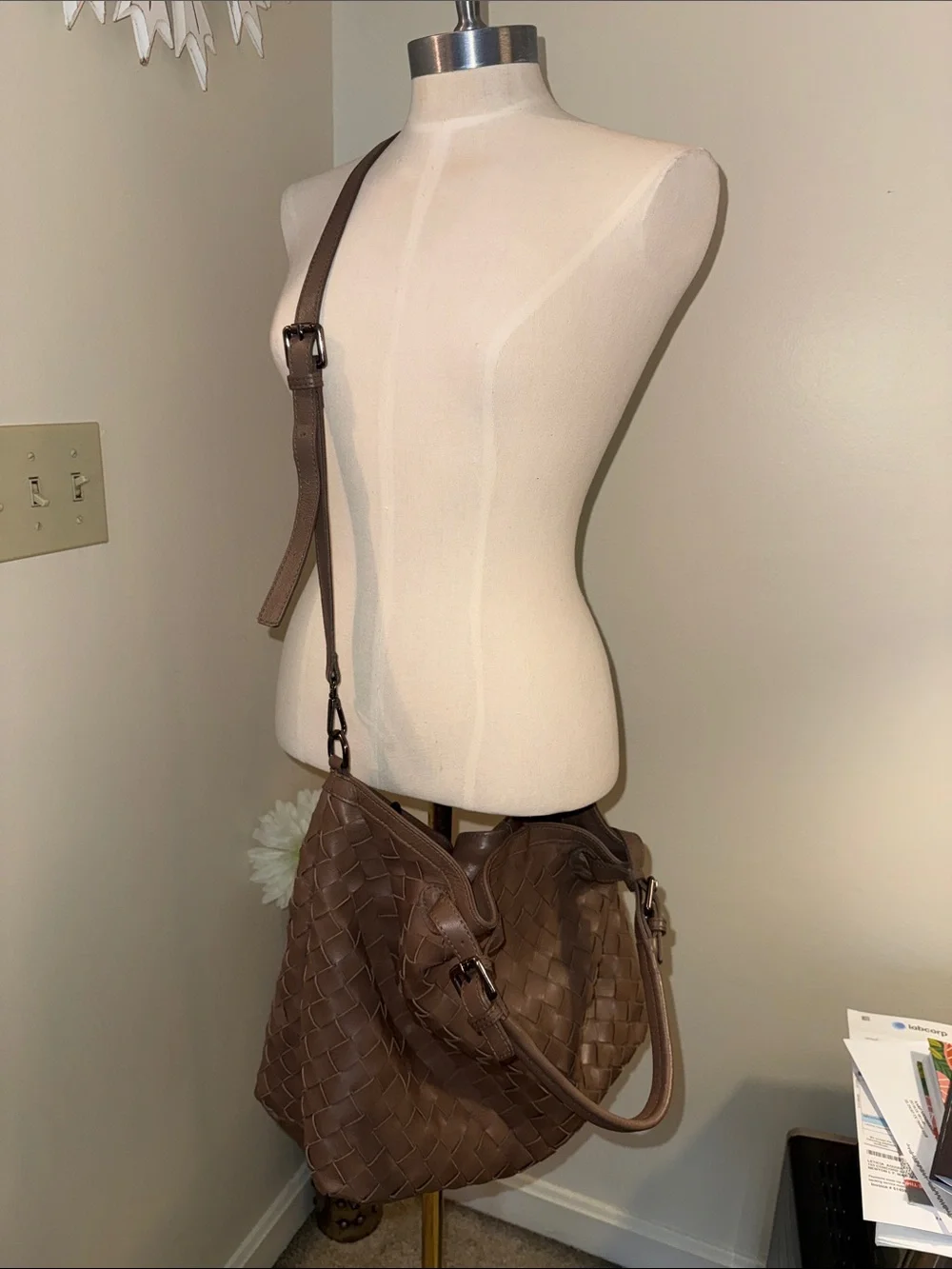 Laura Di Maggio Woven Shoulder Leather Tote Bag in Chestnut Brown